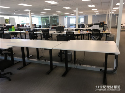 實(shí)地探訪裁員中的樂視北美 家具三折甩賣與智能辦公家具的黃昏